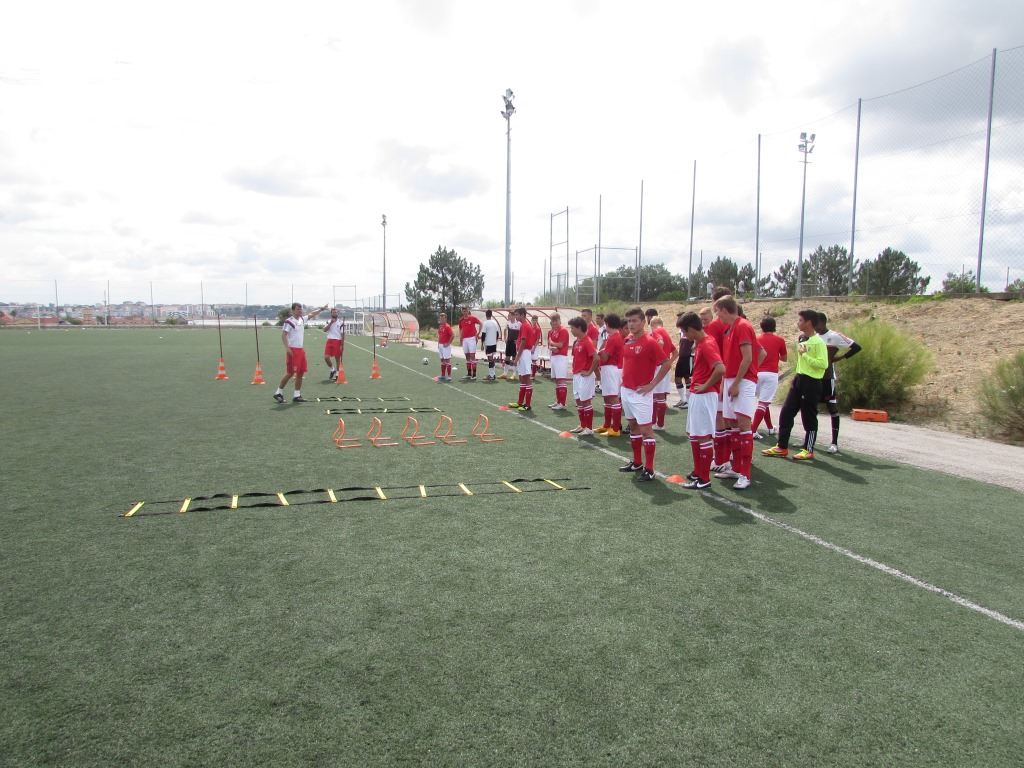 Benfica Elite Camps Photos [ 768 x 1024 Pixel ]