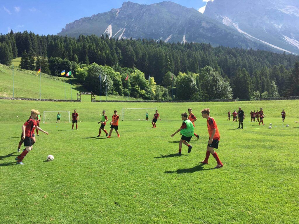 AC Milan Junior Camps